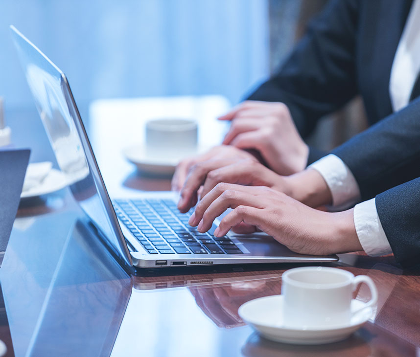 滬變?cè)诰€留言